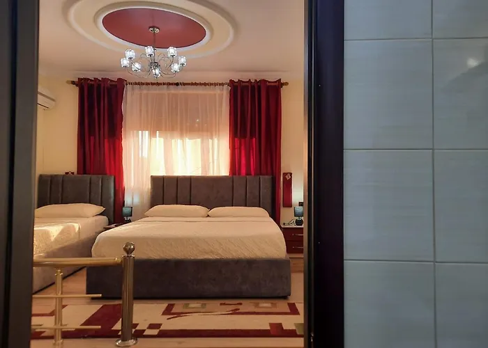 53 Oda ve Kahvaltı Tiran